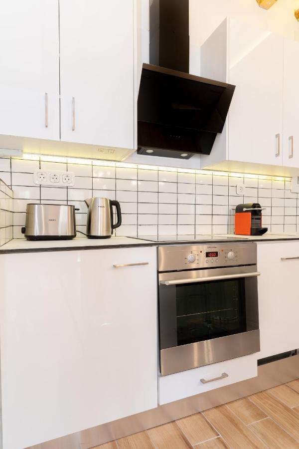 Modern Apartment, Short Walk To Acropolis Sites Atenas Exterior foto
